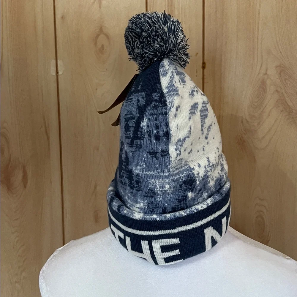 The North‎ Face Kids Youth Blue and White Pom-Pom Beanie ONE SIZE